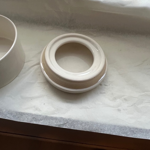 Creative Co Op English Breakfast Tea Round Ceramic Holder with Rubber Seal NWOT - Picture 6 of 10